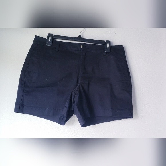 NWT Style & Co Deep Black Chino Short Mid Rise 5.5" Inseam Size 12P - Picture 1 of 4